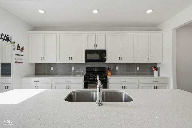 5737 Lauren Lane, Columbus, IN 47203