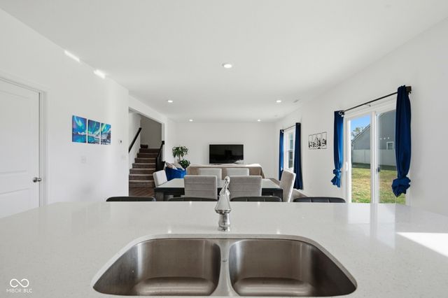 5737 Lauren Lane, Columbus, IN 47203