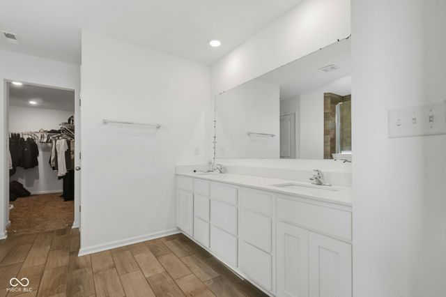 5737 Lauren Lane, Columbus, IN 47203