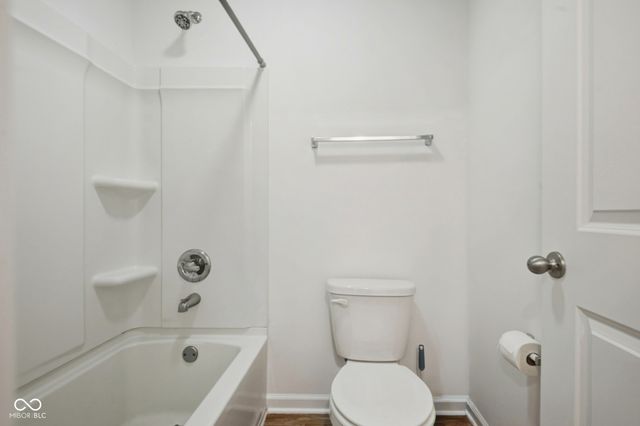 5737 Lauren Lane, Columbus, IN 47203