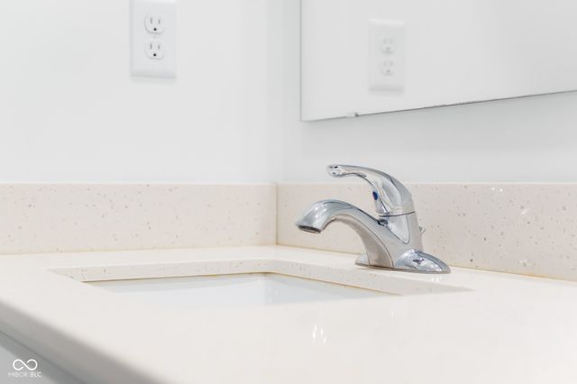 5737 Lauren Lane, Columbus, IN 47203