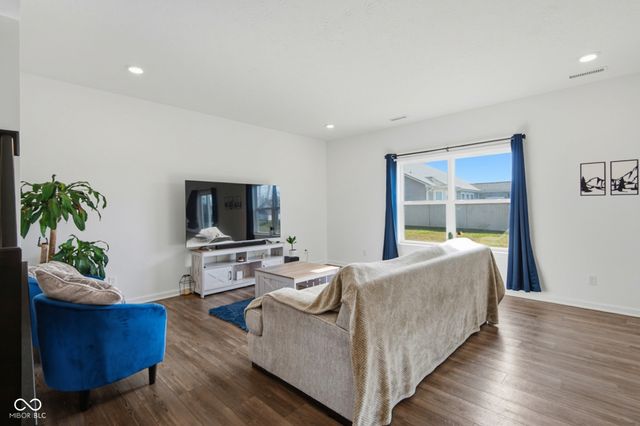 5737 Lauren Lane, Columbus, IN 47203