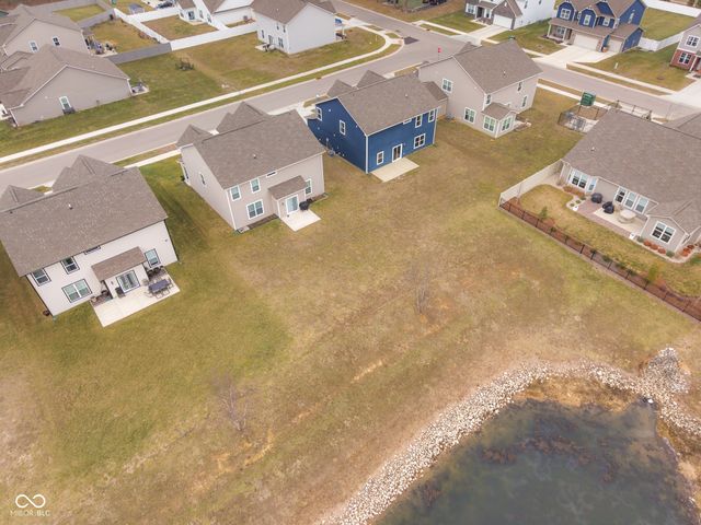 5737 Lauren Lane, Columbus, IN 47203