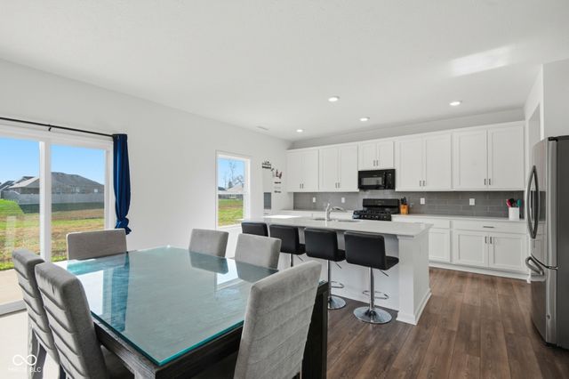 5737 Lauren Lane, Columbus, IN 47203