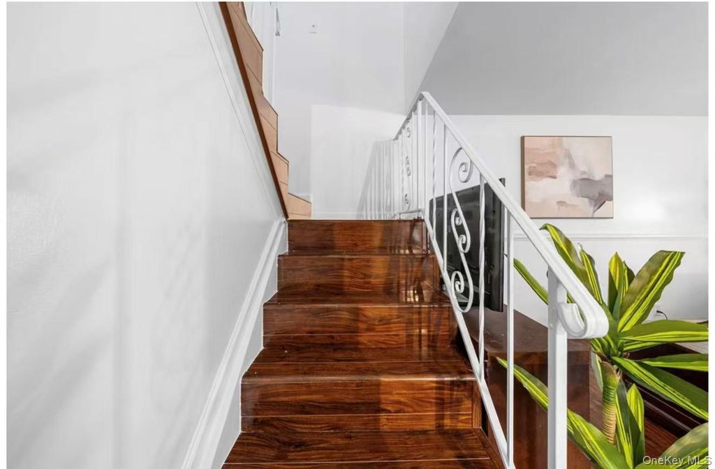 177 Cambridge Drive, Port Jefferson, NY 11776 — photo 4