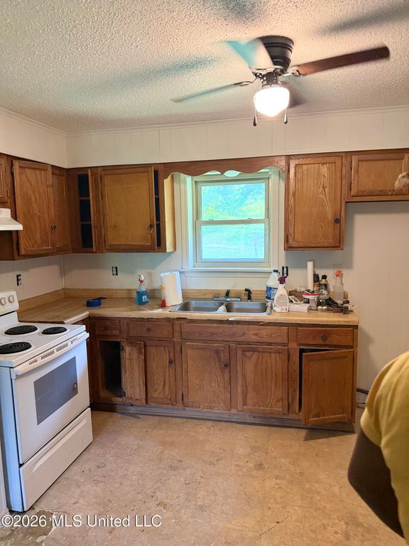 1513 L R L Road, Senatobia, MS 38668 — photo 5
