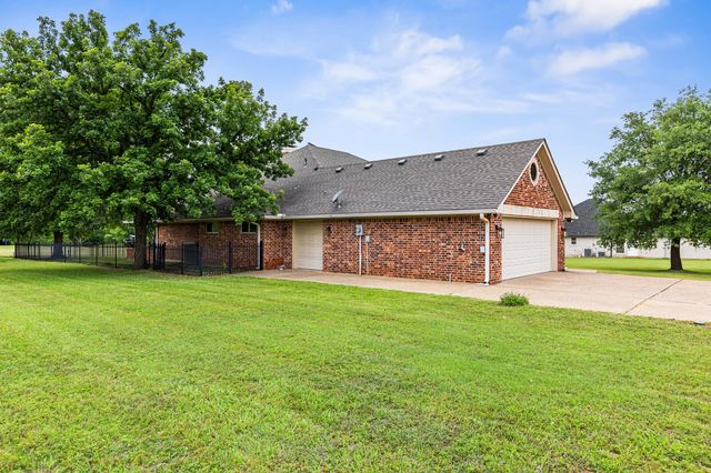 27089 Meadowmore Drive, Whitney, TX 76692