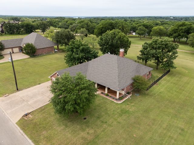 27089 Meadowmore Drive, Whitney, TX 76692
