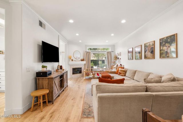 11523 Treeview Court, Moorpark, CA 93021