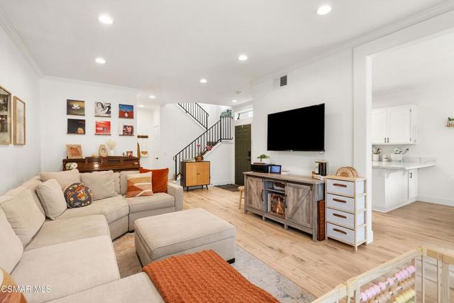 11523 Treeview Court, Moorpark, CA 93021
