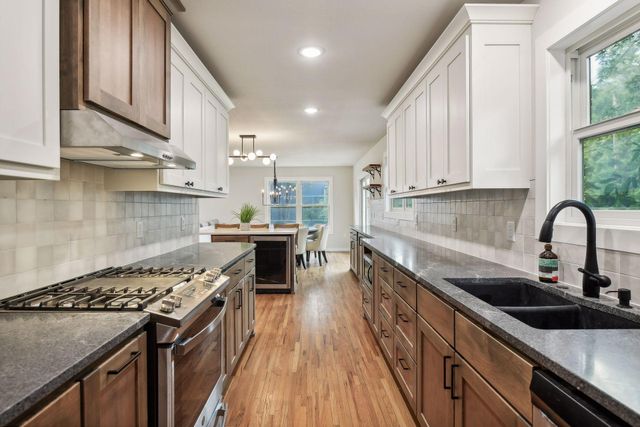 17710 13th Avenue N, Plymouth, MN 55447