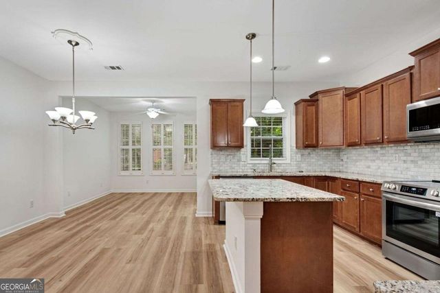1806 Waters Edge Trail, Roswell, GA 30075