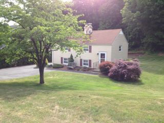15 Earl Avenue, Hamden, CT 06514