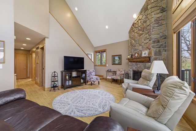 6635 Deerpath ROAD, Lake Geneva, WI 53147