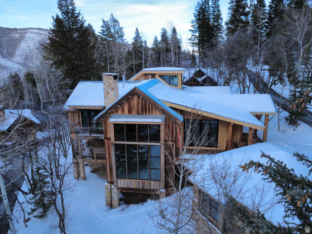 Image 1 of property listing at 3060 E DEER RUN ROAD, Sundance, UT 84604