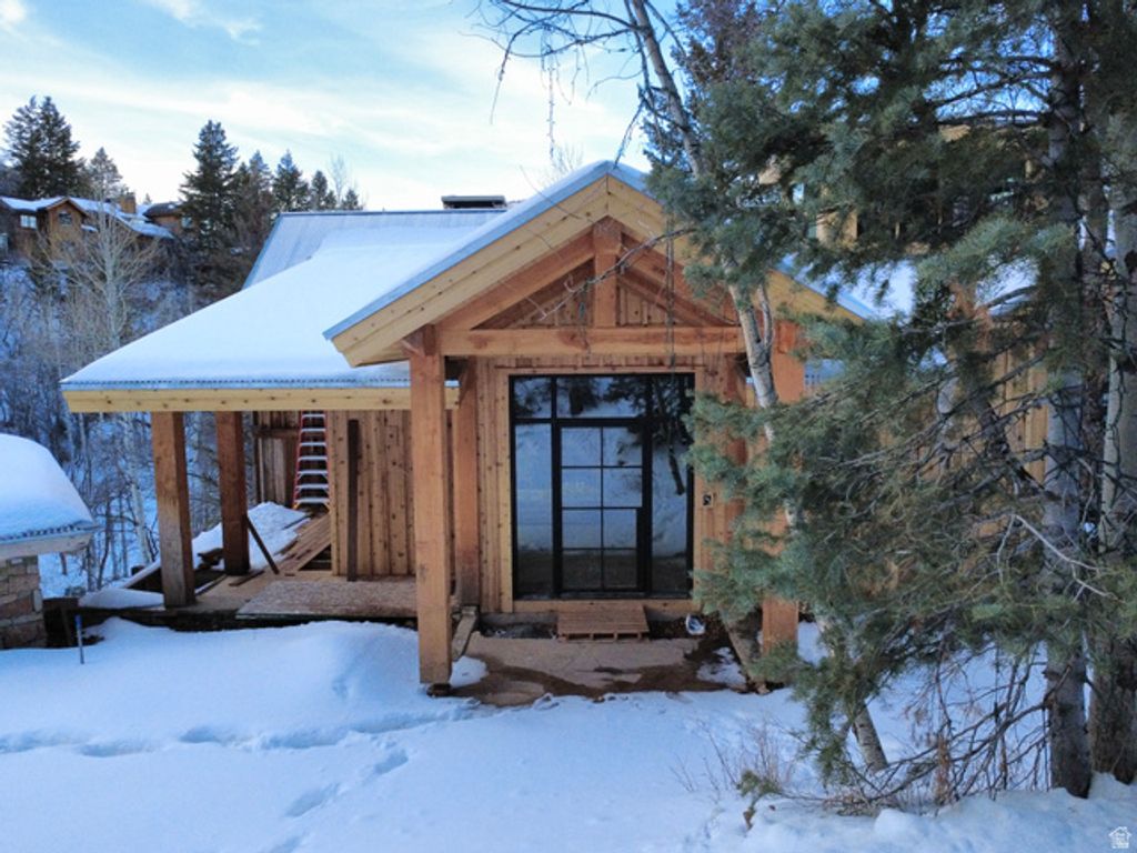 Image 2 of property listing at 3060 E DEER RUN ROAD, Sundance, UT 84604