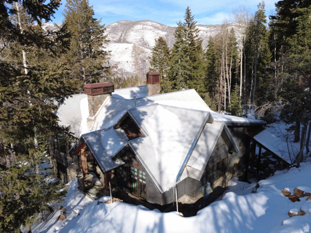 Image 15 of property listing at 3060 E DEER RUN ROAD, Sundance, UT 84604