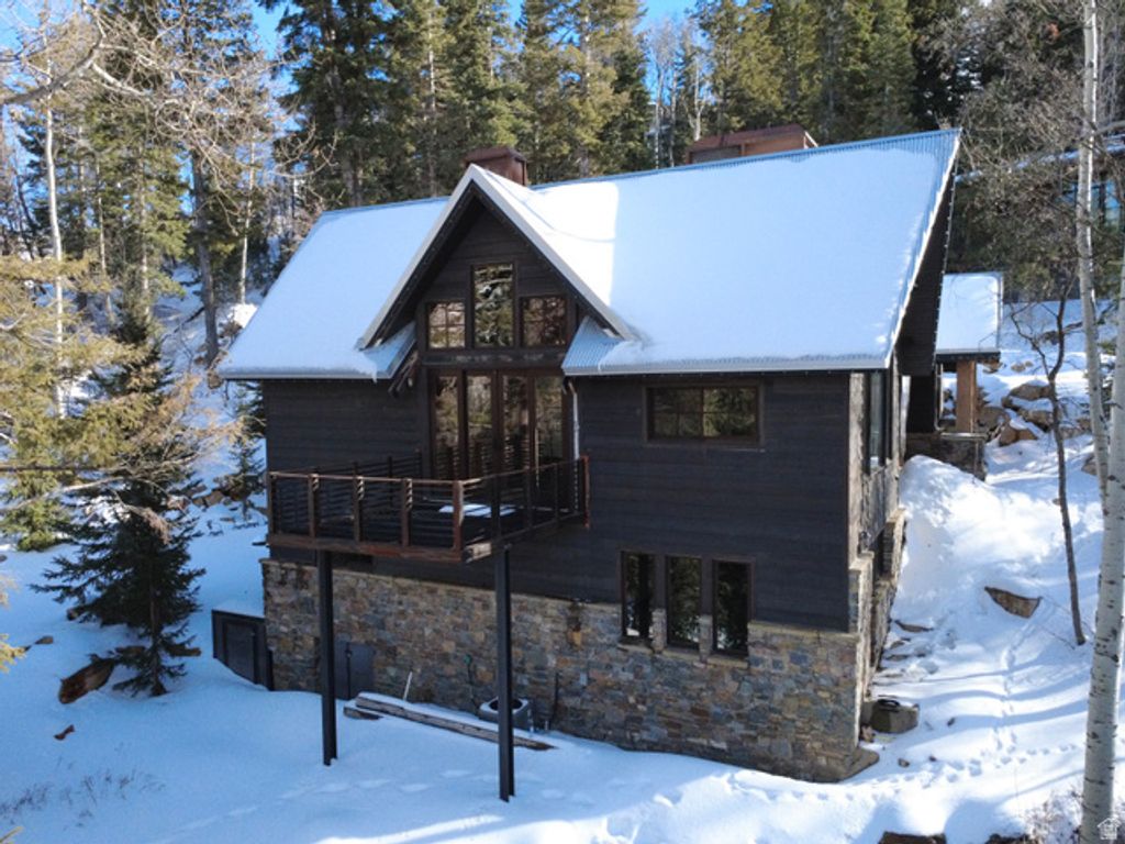 Image 20 of property listing at 3060 E DEER RUN ROAD, Sundance, UT 84604