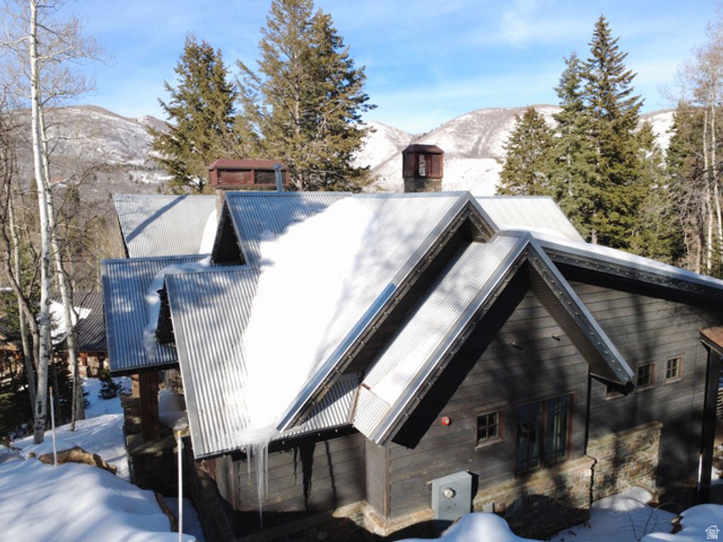 Image 21 of property listing at 3060 E DEER RUN ROAD, Sundance, UT 84604