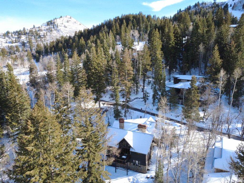 Image 22 of property listing at 3060 E DEER RUN ROAD, Sundance, UT 84604
