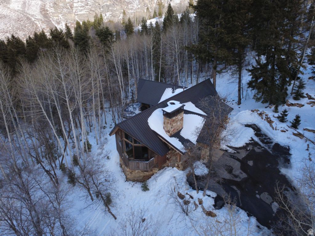 Image 30 of property listing at 3060 E DEER RUN ROAD, Sundance, UT 84604