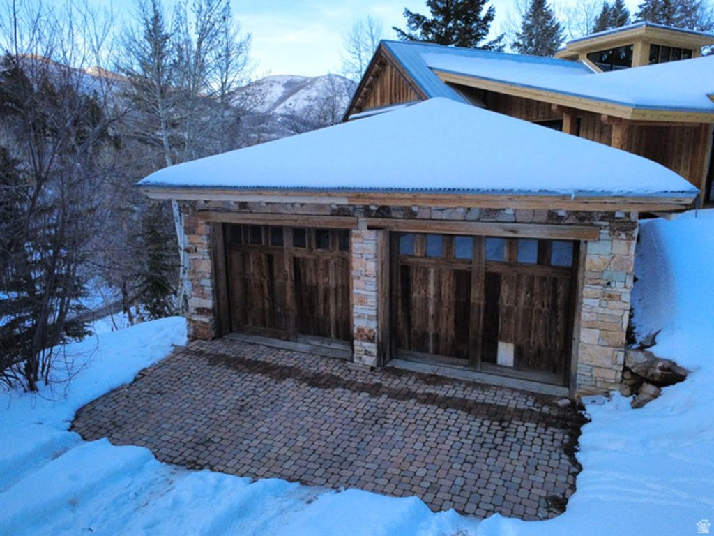 Image 9 of property listing at 3060 E DEER RUN ROAD, Sundance, UT 84604