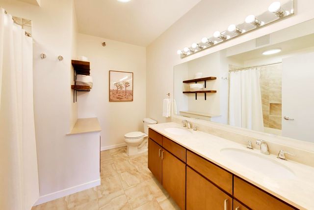 757 N Orleans Street 707, Chicago, IL 60654