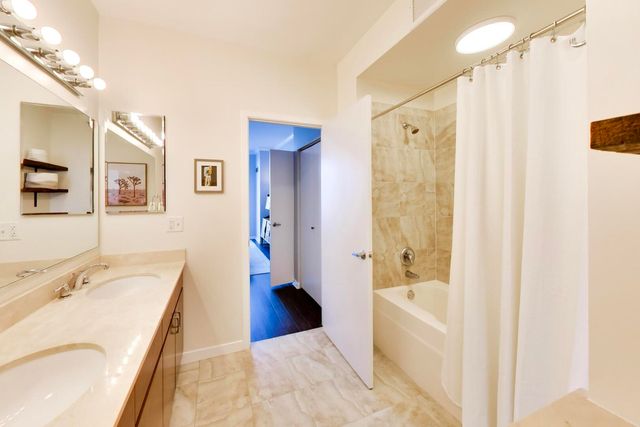 757 N Orleans Street 707, Chicago, IL 60654