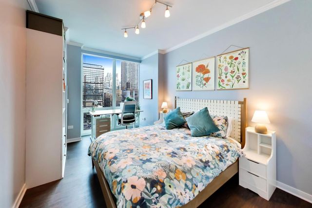 757 N Orleans Street 707, Chicago, IL 60654