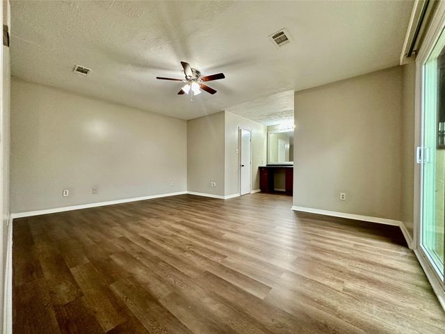 8514 Fawn Terrace Drive, Houston, TX 77071