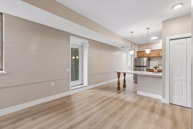 2040 Como Avenue 104, Saint Paul, MN 55108
