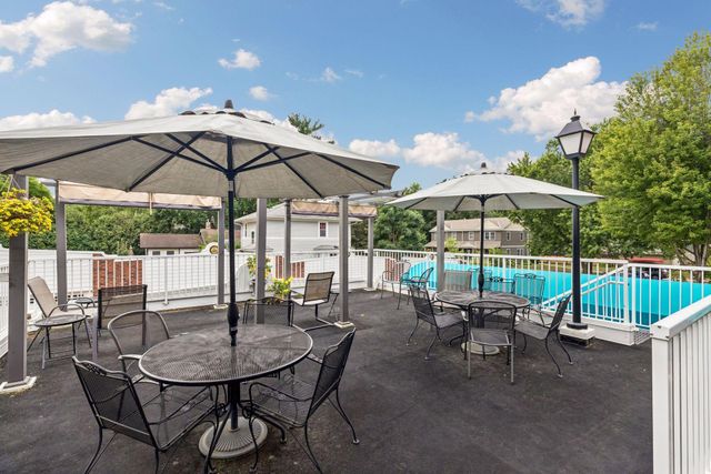 2040 Como Avenue 104, Saint Paul, MN 55108