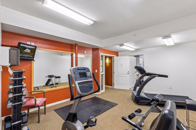 2040 Como Avenue 104, Saint Paul, MN 55108