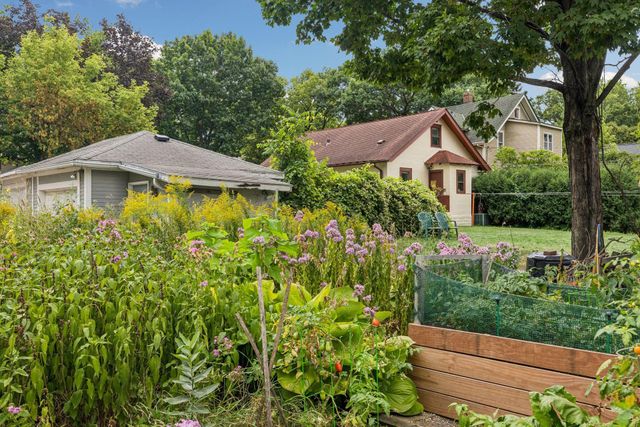 2040 Como Avenue 104, Saint Paul, MN 55108