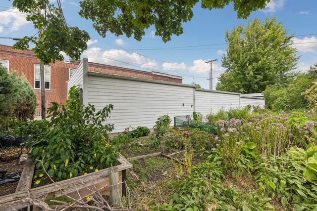 2040 Como Avenue 104, Saint Paul, MN 55108