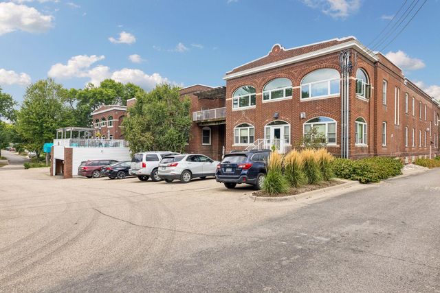 2040 Como Avenue 104, Saint Paul, MN 55108