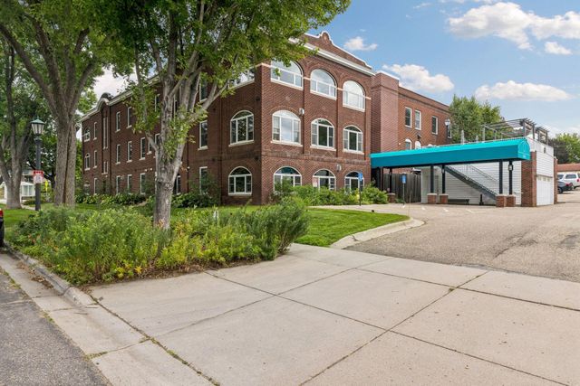 2040 Como Avenue 104, Saint Paul, MN 55108
