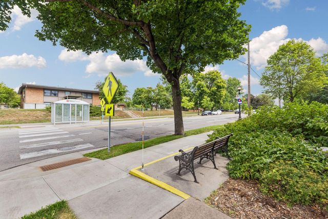 2040 Como Avenue 104, Saint Paul, MN 55108