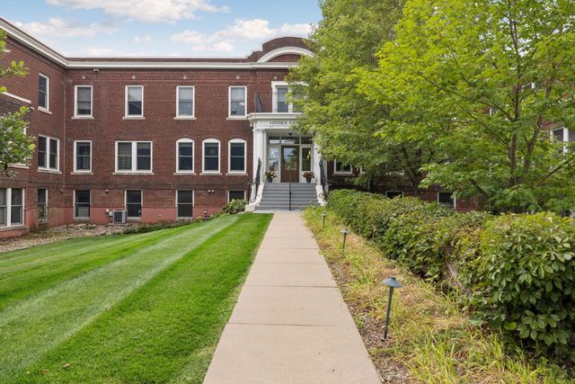 2040 Como Avenue 104, Saint Paul, MN 55108