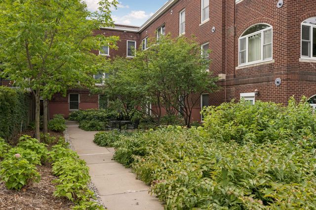 2040 Como Avenue 104, Saint Paul, MN 55108