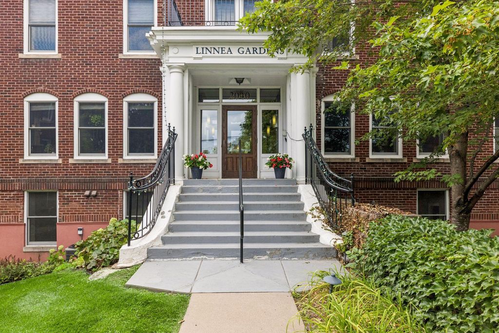 2040 Como Avenue 104, Saint Paul, MN 55108 — photo 2