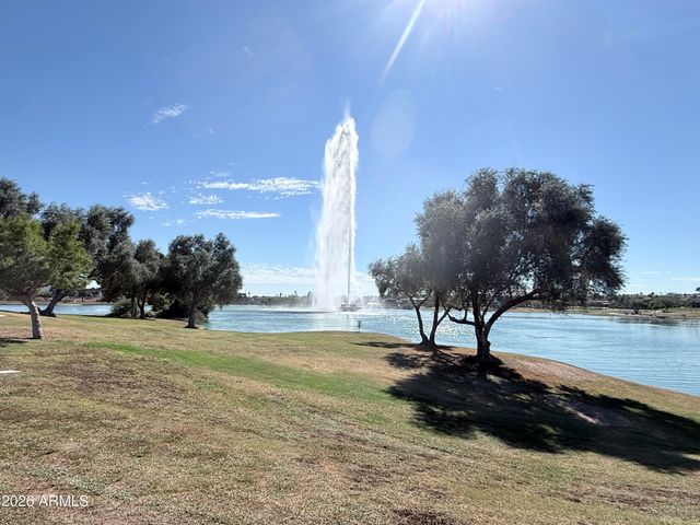15067 N ESCONDIDO Drive B, Fountain Hills, AZ 85268
