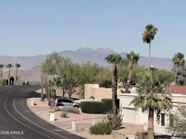15067 N ESCONDIDO Drive B, Fountain Hills, AZ 85268