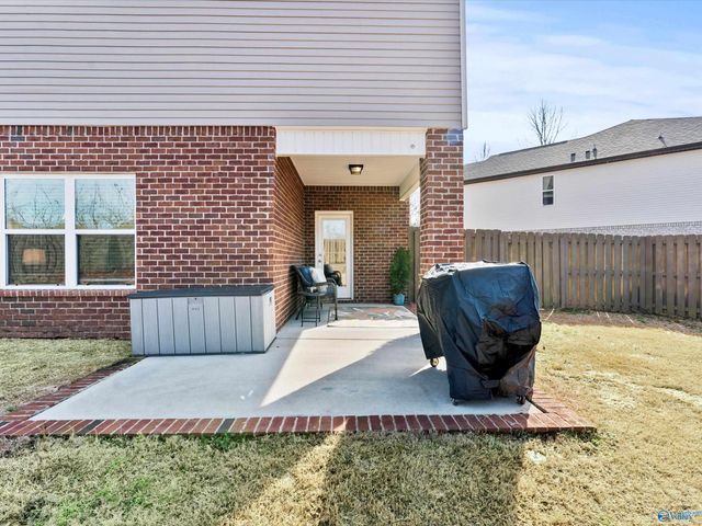 711 Magnolia Place Lane SW, Hartselle, AL 35640