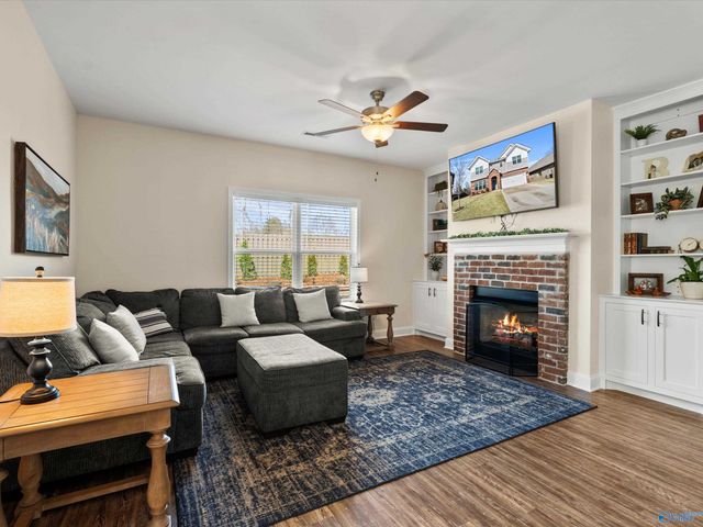 711 Magnolia Place Lane SW, Hartselle, AL 35640