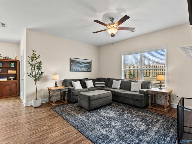 711 Magnolia Place Lane SW, Hartselle, AL 35640