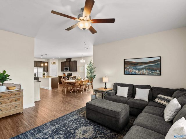 711 Magnolia Place Lane SW, Hartselle, AL 35640