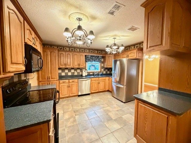 43 Liberty Rd, Winchester, TN 37398