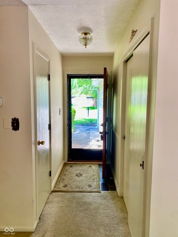 7749 Venetian Way, Indianapolis, IN 46217