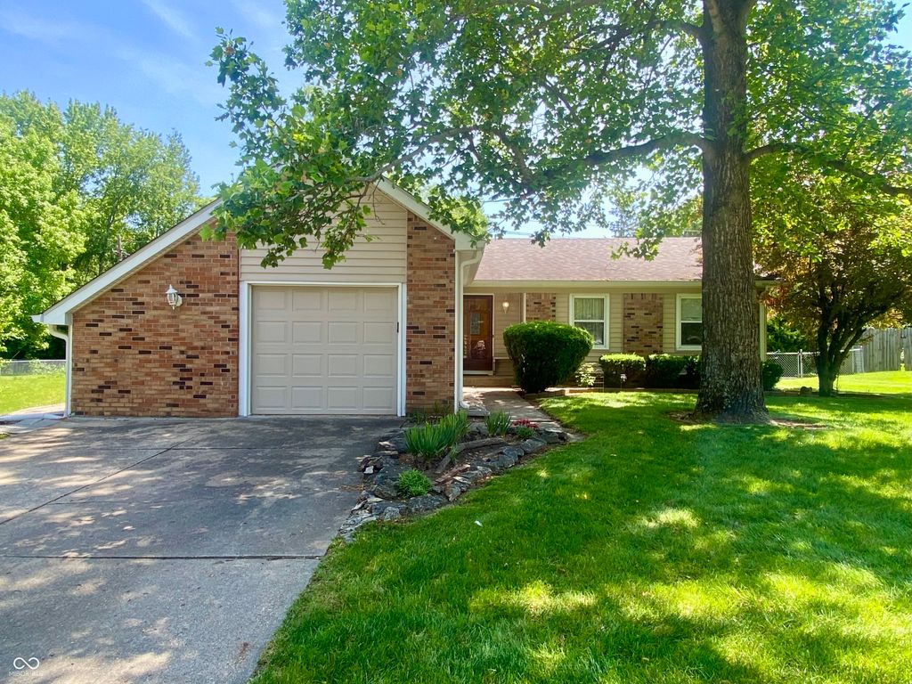 7749 Venetian Way, Indianapolis, IN 46217
